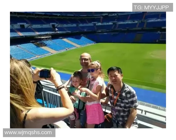 与足球明星的亲密瞬间我有珍贵合照分享给你们